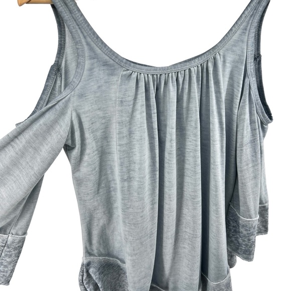 Umgee Womens Burnout Cold Shoulder Blouse Small Gray Keyhole Back Flare Sleeve - Picture 6 of 15